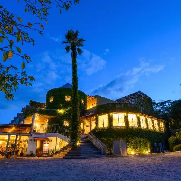 Resort Hotel Moana Coast, hotel in Naruto