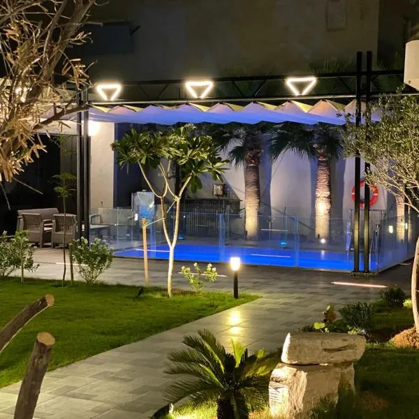 شاليه فيلا ـ Sw ـ بحديقة خارجية, hotel in Buraydah