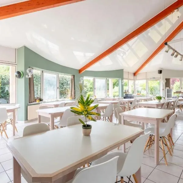 Hôtel La Petite Auberge, hotel in Chambretaud