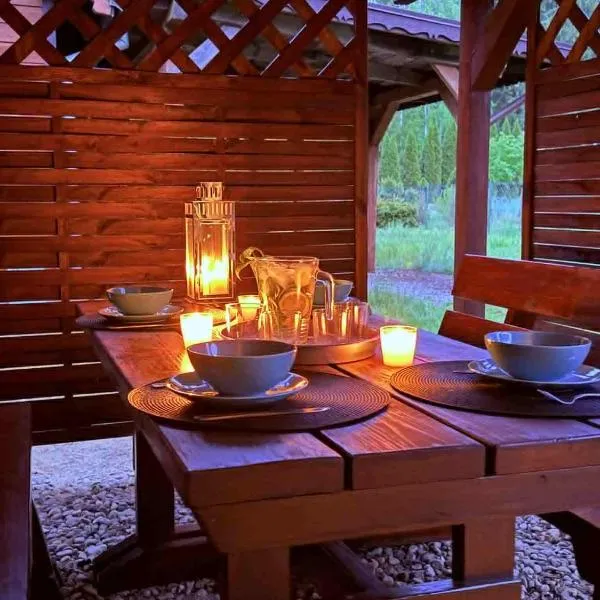 Mazurskie Posiadło domki wypoczynkowe Mikołajki Mazury, hotel in Mikołajki