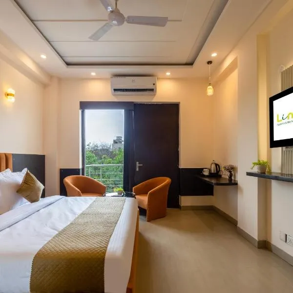 Limewood stay premier golf course road -sector 42，位于古尔冈的酒店
