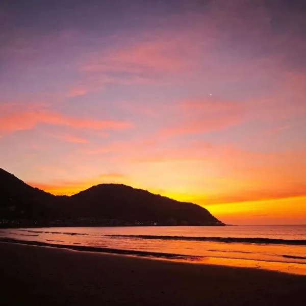 IG2 源泉掛け流し温泉付きの宇佐美貸切宿 お宿 喜喜哀楽 Oyado Kikiairaku, hotel v destinaci Ito