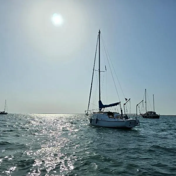 Casa barco liberdade, hotel in Faro