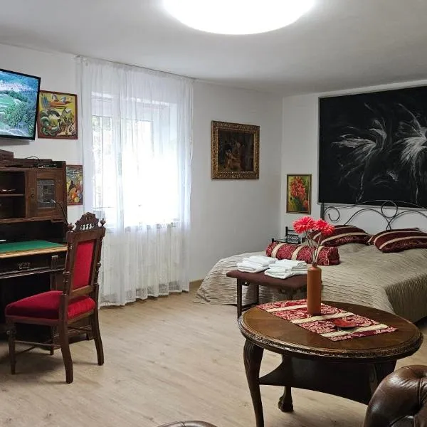 Mondänes Zimmer nahe Alex in Villenlage, hotel i Berlin