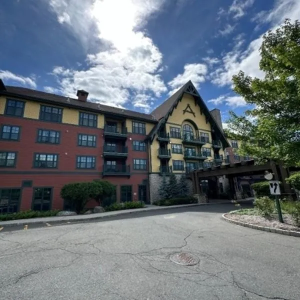 The Appalachian Hotel at Mountain Creek Resort - Pool, Hot Tub & Sauna, hotel in Vernon Township