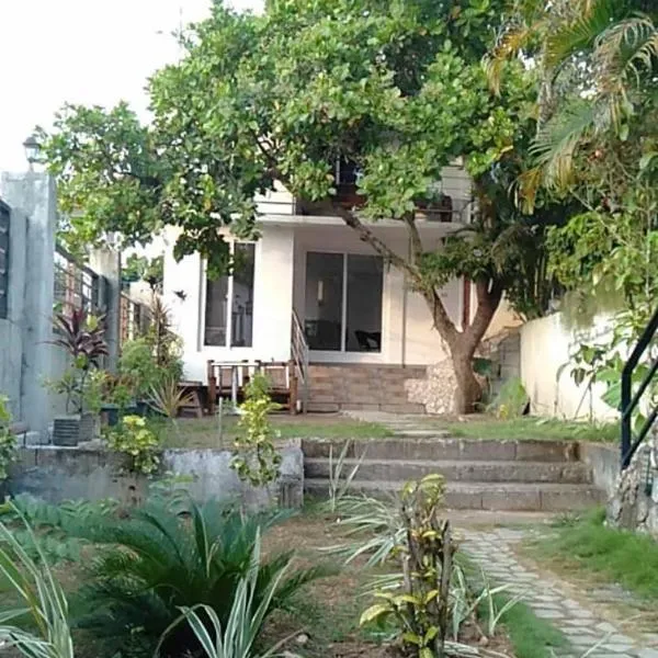 NVH4 Nanay Vacation Home Coron Palawan, hotel en Corón