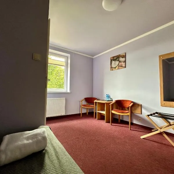 Paola, ξενοδοχείο σε Kutno