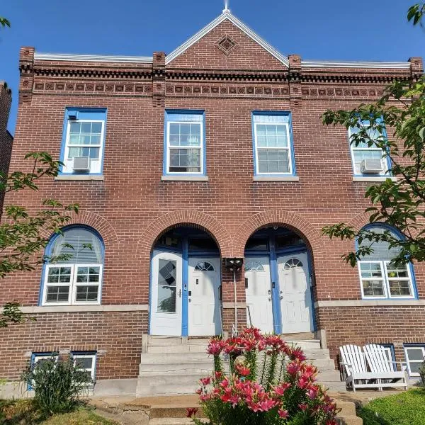 The Bleu Guitar Suite, Hotel in Saint Louis