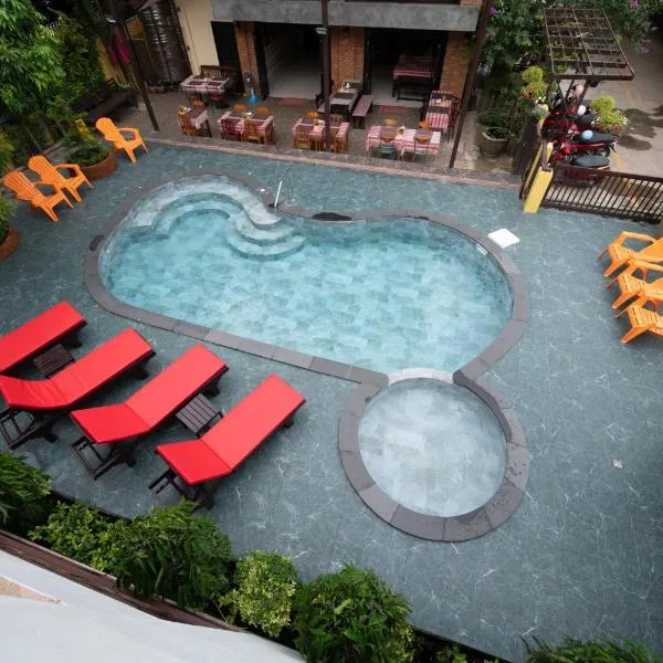 Riverside House Hotel, hotel in Chiang Mai