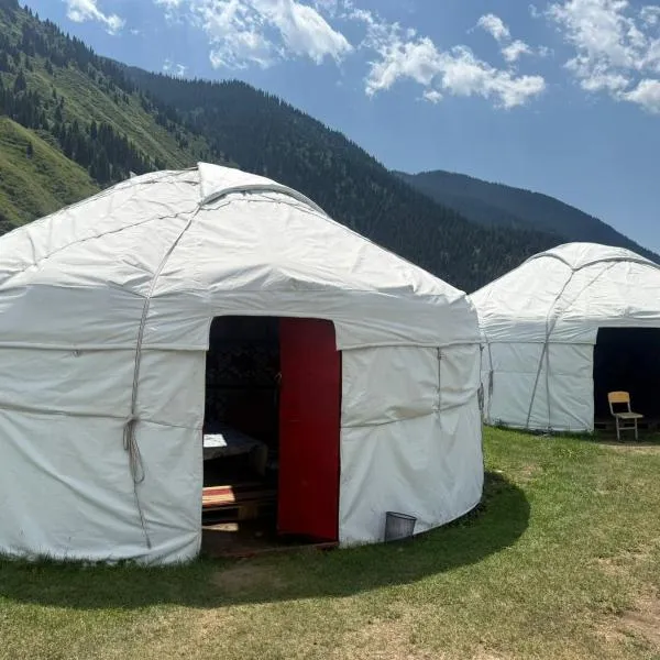 Lazzat Hotel Yurta, hotel in Kurmenty