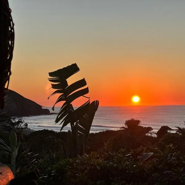 BlueCottage or Seaview Cottage at Coram Deo Lodge self catering, Hotel in Coffee Bay