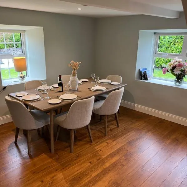 The Residence at Lough Key - Luxury by the Water, hotell sihtkohas Knockvicar Bridge