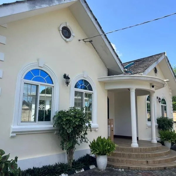 Entire Family home, hôtel à Zanzibar City