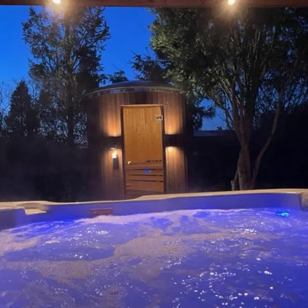 Wellness Bungalow Bolder 5p Amsterdam and the beach, Hotel in Opmeer