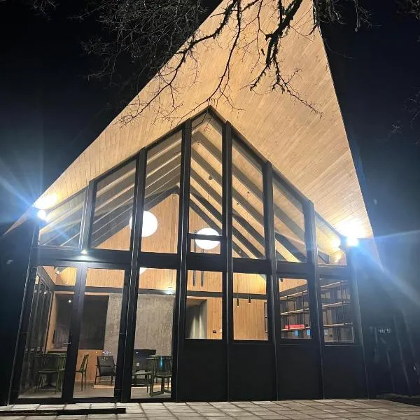 Roble Viejo Lodge、ラス・トランカスのホテル