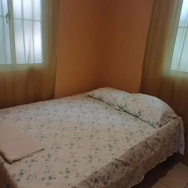 Dona Beba Guesthouse, hotel en La Caleta