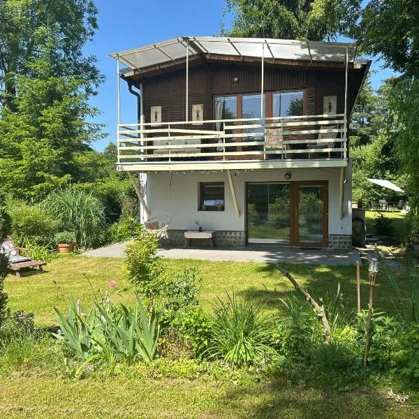 Chata na soutoku, hôtel à Kestřany