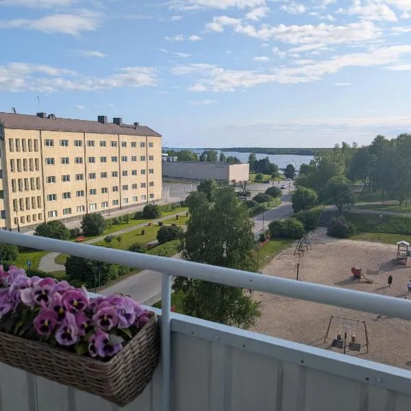 Beautiful apartment with seaview! Top 7th floor Free parking!, hotell i Kemi