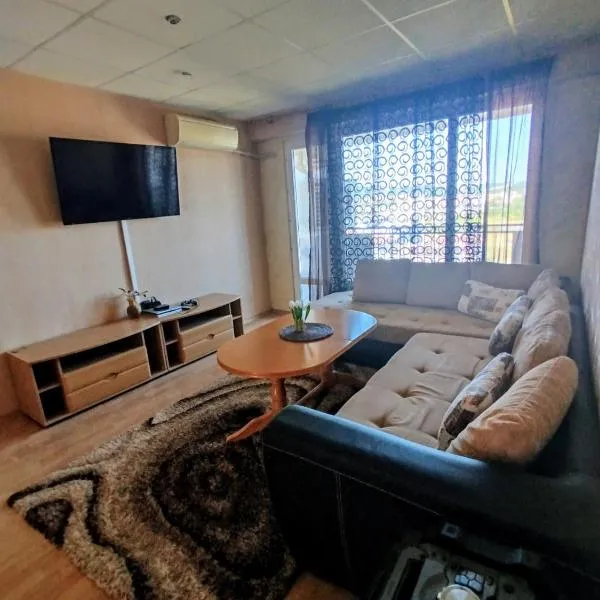 Galina Apartment, Hotel in Kardschali