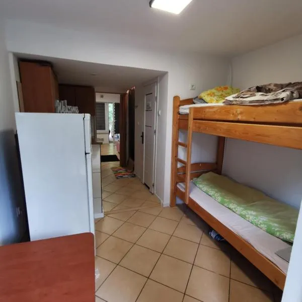 U Julii, hotel in Okuninka