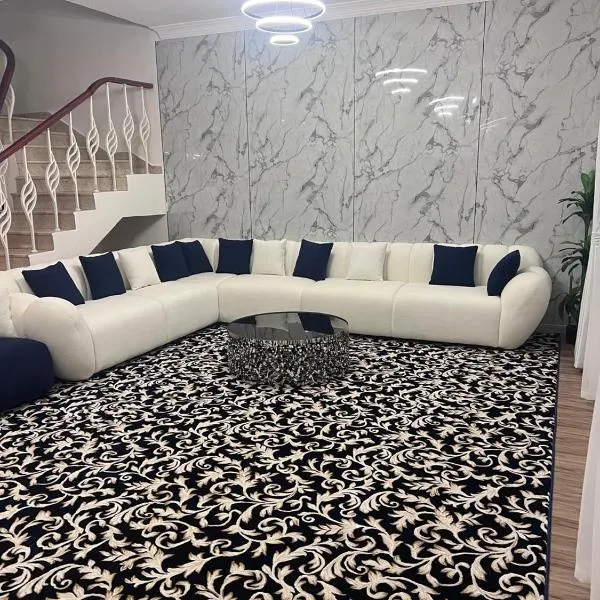 Royal Line Vacation Homes Rental LLC, hotel in Dubai