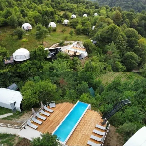 Glamping Georgia Krikhi, hotel en Ambrolauri