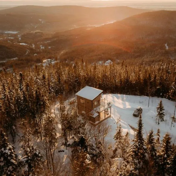 Le Hélios - MicroChalet au Maelstrom, Hotel in Lac-Beauport