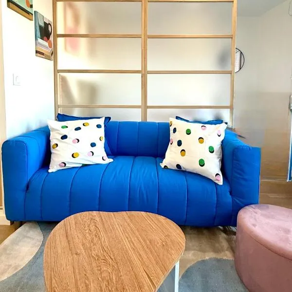 La maison colorée proche de Paris, Hotel in Romainville