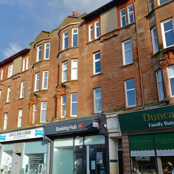 2 bedroom first floor flat- Bonnie Stays, hôtel à Troon