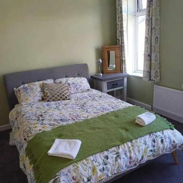 Town centre terraced house, Hotel in Guisborough