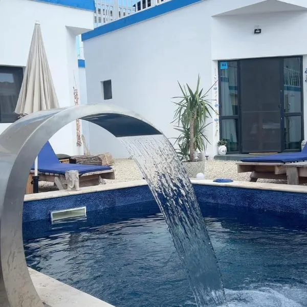 SUN Bungalow Costinești, hotel in Schitu