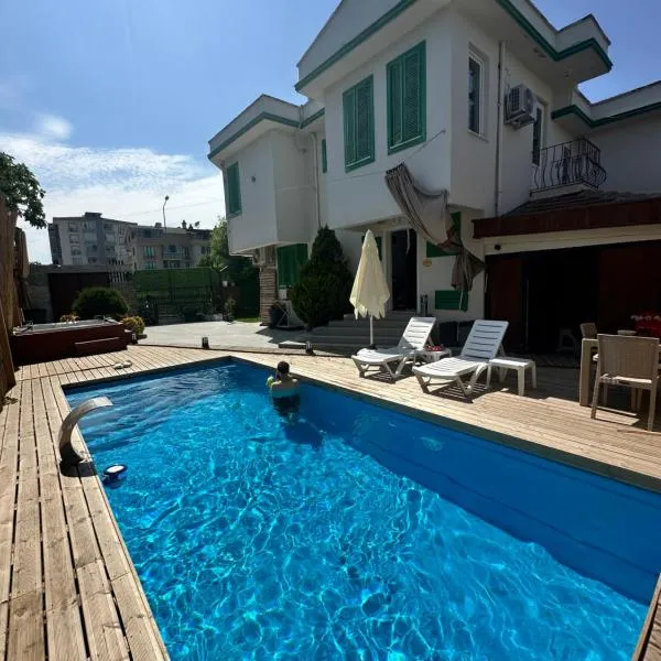 Yeşil Panjurlu Bahçeli Villa, ξενοδοχείο σε Nilüfer