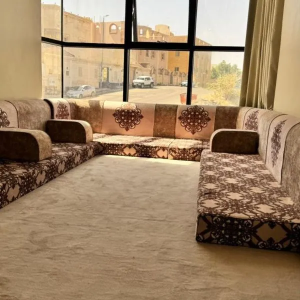 فيلا أنيقه بواجهه زجاجية ومجلس كبير, hotel in Taif