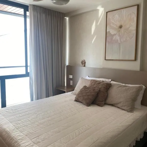 Apto novo perto da UFF e Plaza, hotel in Niterói