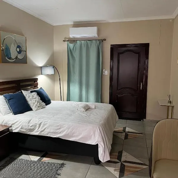 Acacia Villa Self Catering Guest House, hotel in Okahandja