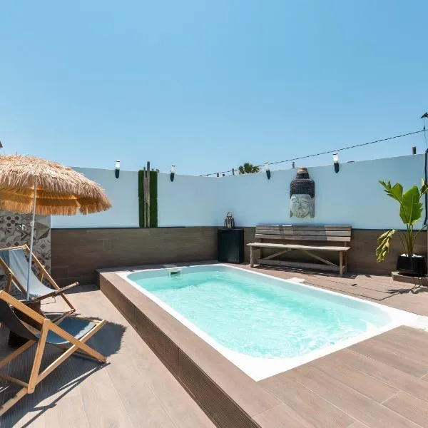 Limón Lunero, hotel v Malaze