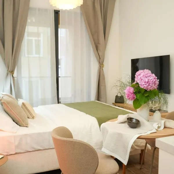 Helen studio apartment, hotel in Kotor