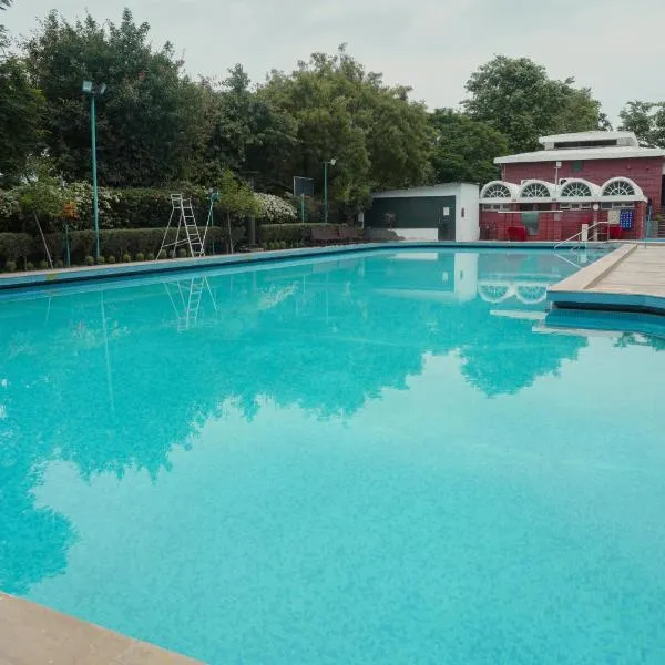 Goa Country Club By Pearl Near Udyog vihar Yashobhoomi, hotel em Gurgaon