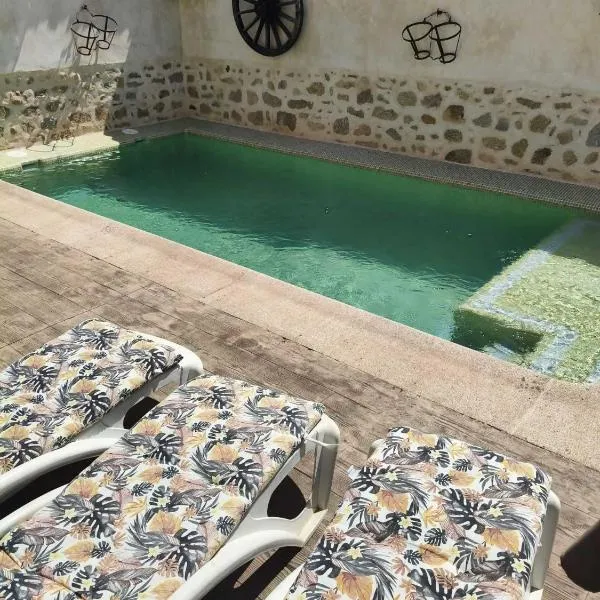 Casa Rural Abuelo Pedro, Hotel in Cuerva