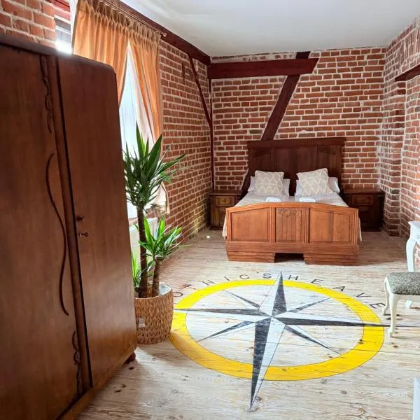 Gothics Heaven、トルンのホテル