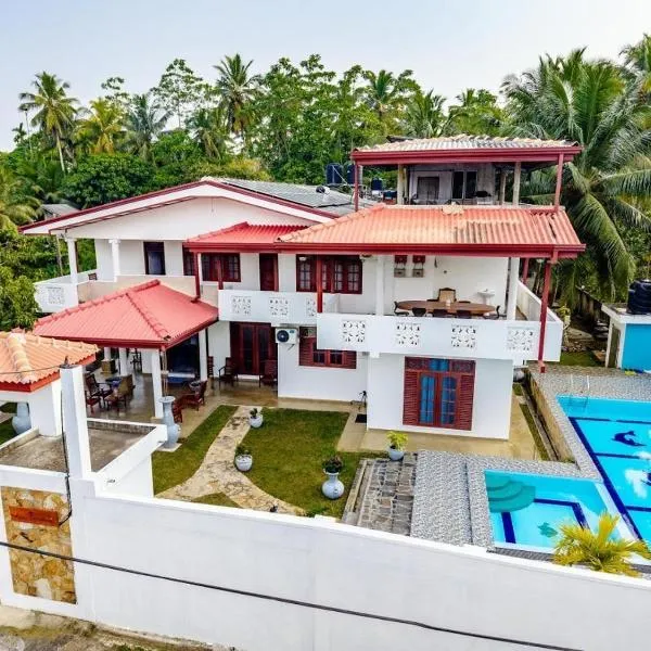 Lotus Residence, hotel in Aluthgama