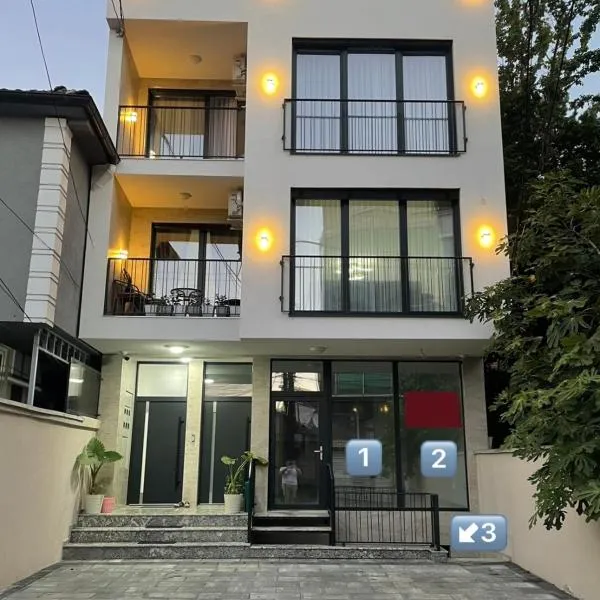 Unik Family Only Apartments，位于普里兹伦的酒店