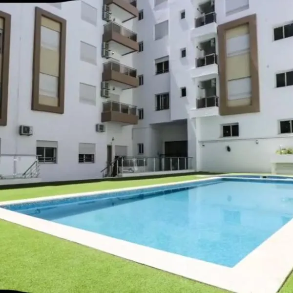 Summer Stay, ξενοδοχείο στη Ναμπέλ