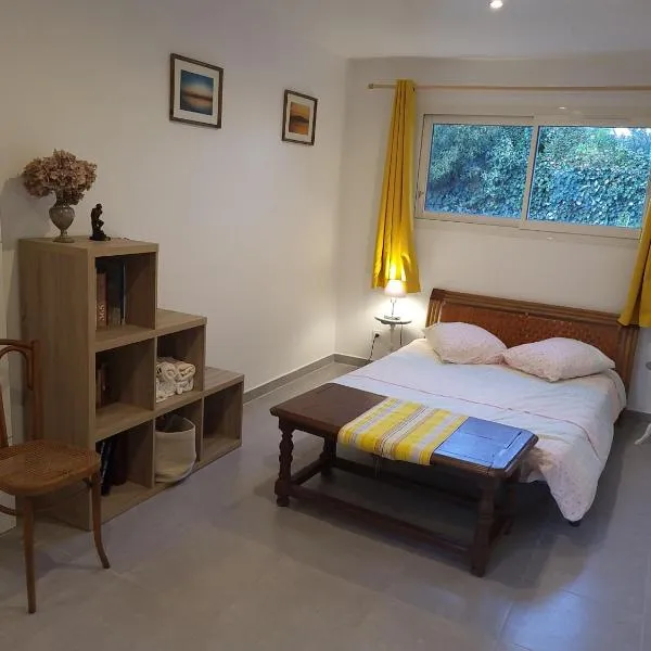 Sous le vieux figuier, chambre double indépendante, hotel di Perpignan