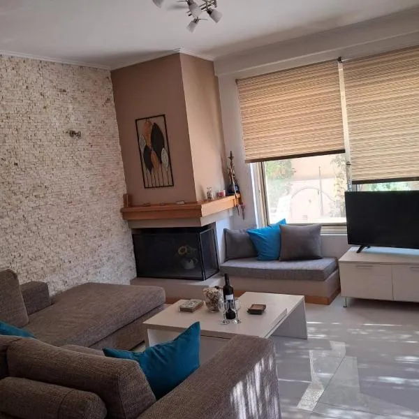 L D House Lagonisi, מלון בלגוניסי