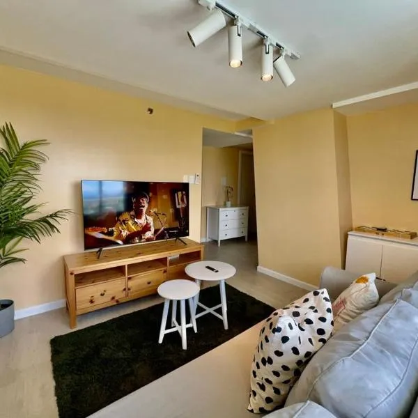 Two Bedroom - The Bali Corner at Azure North, hotel in San Fernando