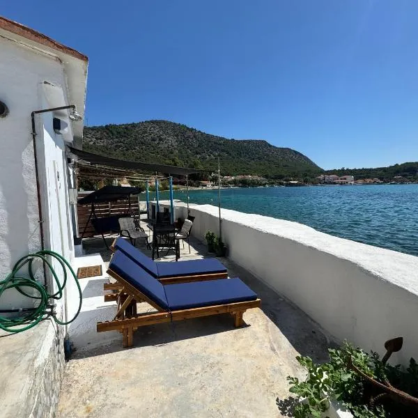 Riva Blue Silence -Seafront Retreat, hotel v destinaci Poseidónion