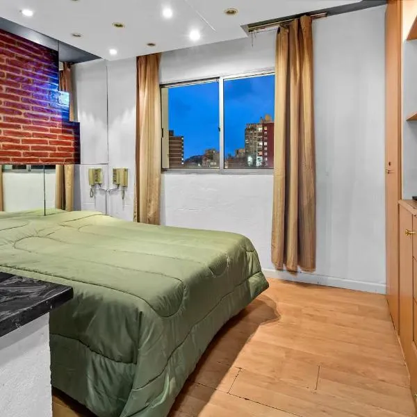 Apartamento céntrico, frente a Terminal Tres Cruces, hotel in Montevideo
