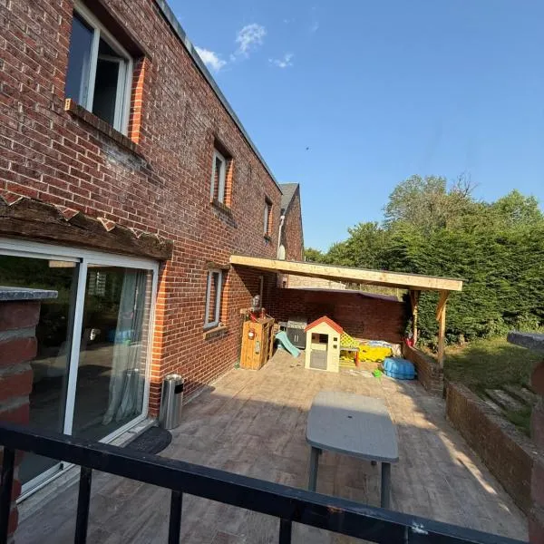 Maison à la campagne, hotel in Mecquignies