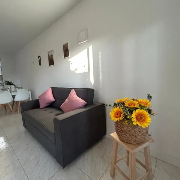 피네다 데 마르에 위치한 호텔 Apartamento con Terraza,Piscina,Playa y Aire acondicionado